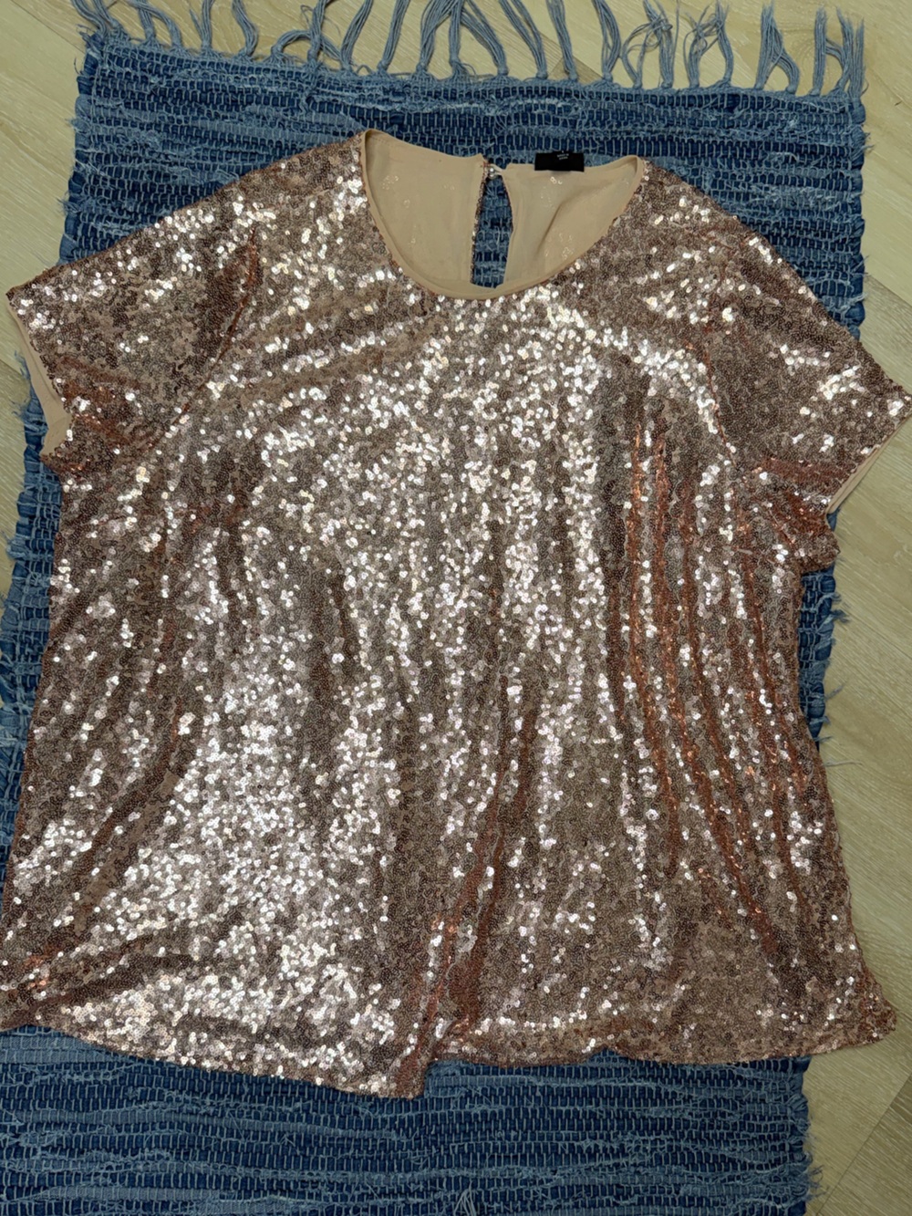 Torrid mMetallic Rose Gold Sequins Short-Sleeve Holiday festive Top 1X